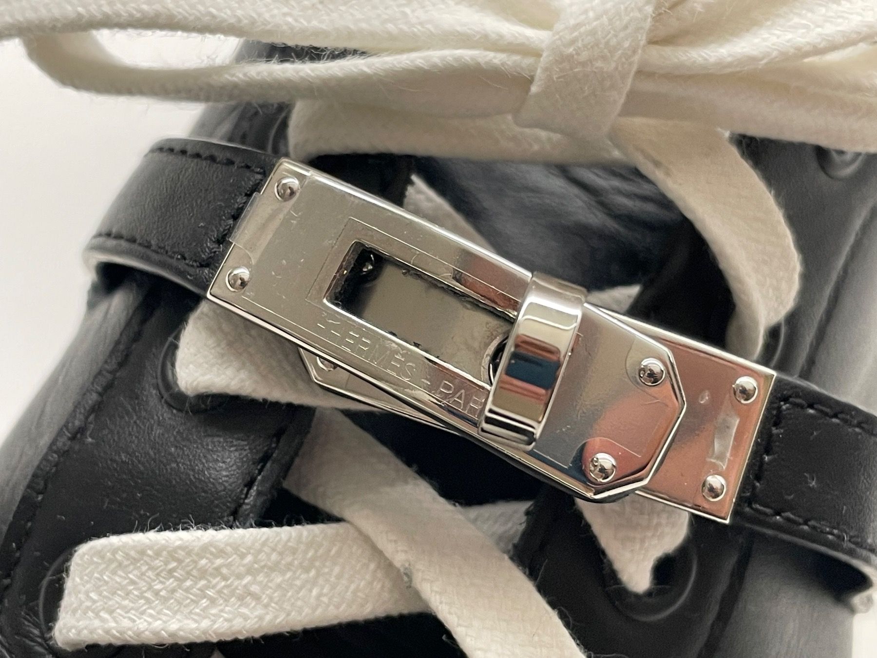 Hermès Scarpe da donna: Hermès Sneakers Day – Usato da Zürich venduto da Folgado 7