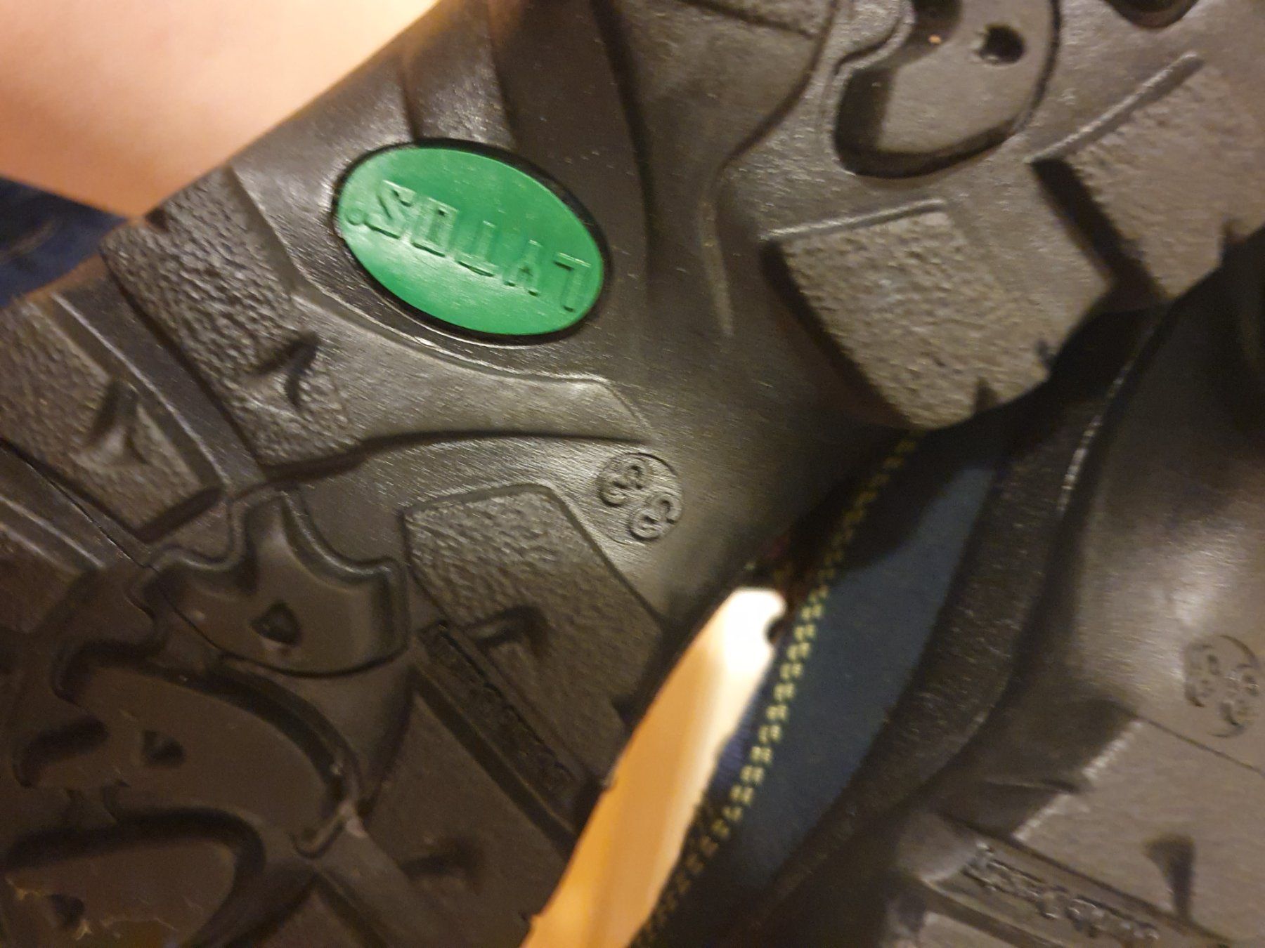 Scarpe per ragazzi: Chaussures enfants pointure 33, déffectieux – Difettoso da Prilly venduto da RoDyRe 3