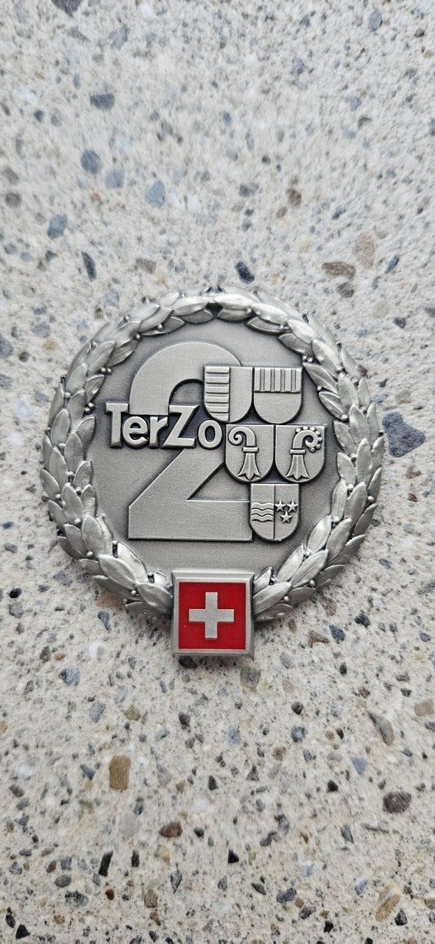 Schweizer Armee Placchette & Badge: *** Beretemblem Silber Schweizer Armee *** – Nuovo e nell'imballaggio originale da Riedholz venduto da fr_sIruP