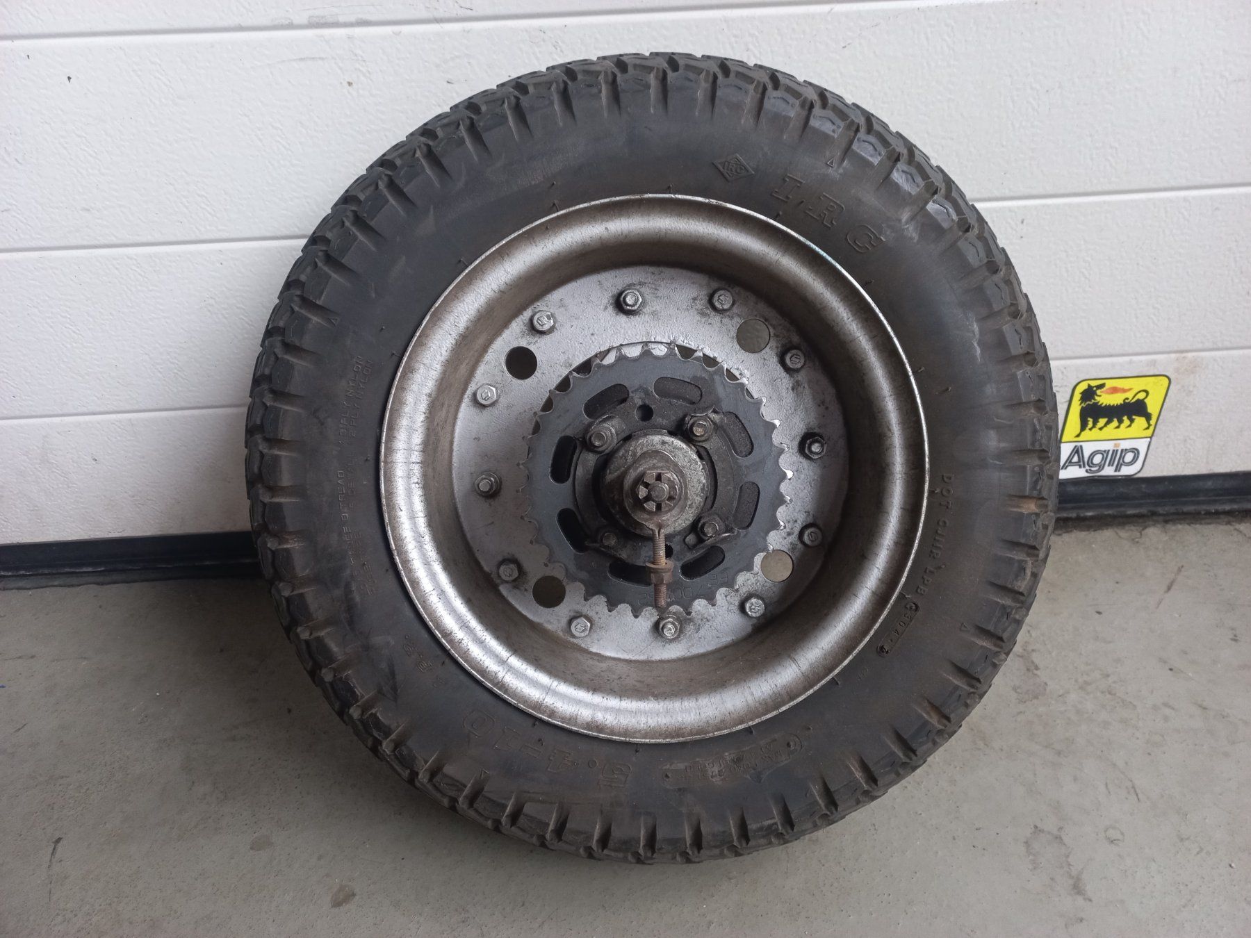 Suzuki Pneumatici & Ruote complete: Oldtimer Motorrad Suzuki RV 50 Hinterrad kompl – Usato da Dulliken venduto da mopar030
