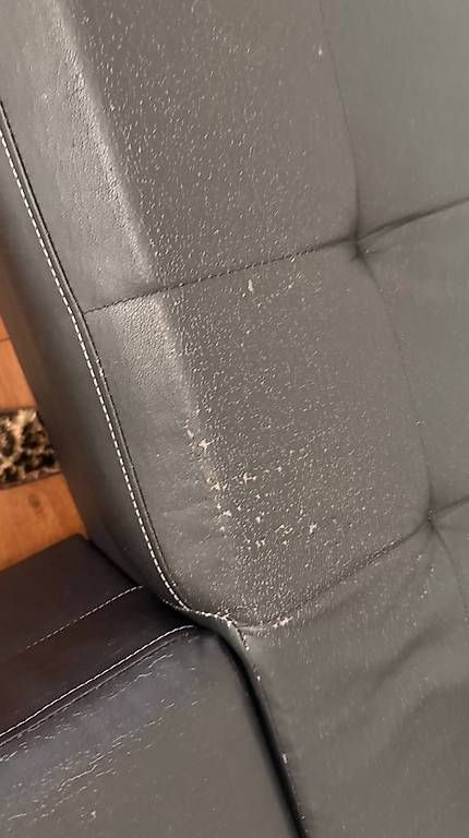 Sofas: Schwarzes Kunstleder Sofa – D'occasion à Schönenberg an der Thur par miza01 4