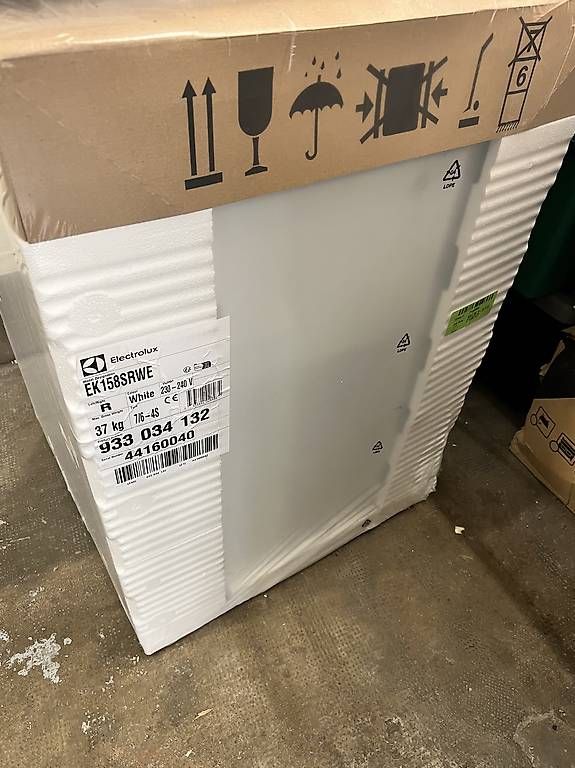 Frigoriferi: Réfrigérateur Electrolux EK158SRWE – Usato da La Chaux-de-Fonds venduto da Vanessa162