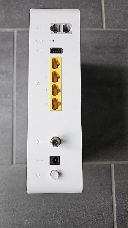 Modem & Router: WLAN Router mit Netzteil  sofort einsatzbereit – Usato da Niederbipp venduto da Broker_Online 2