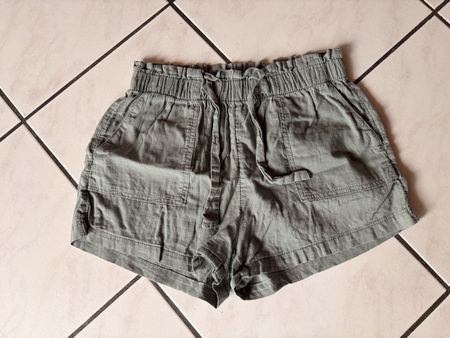 H&M Mädchen Shorts Grösse 158/164 olivgrün 