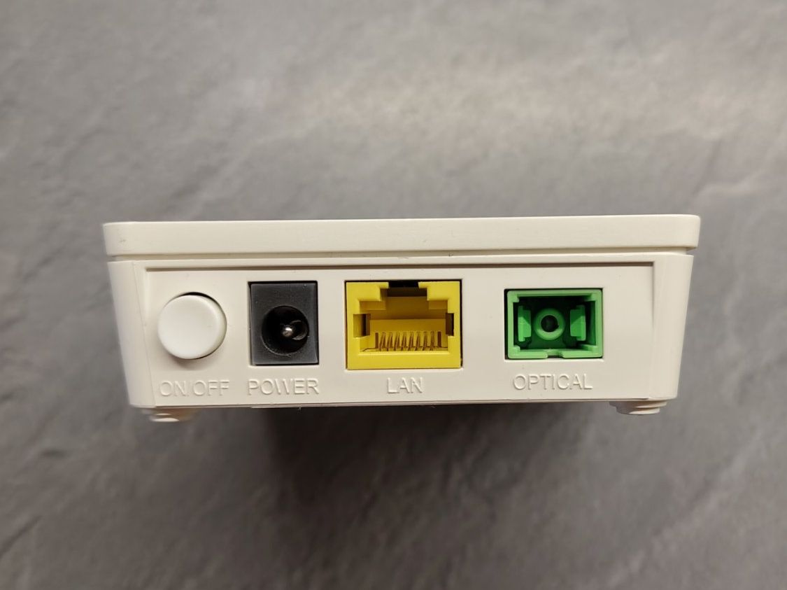 Huawei Modem & Router: Huawei EchoLife HG8010H - GPON – Usato da Schaanwald venduto da OPC432 1