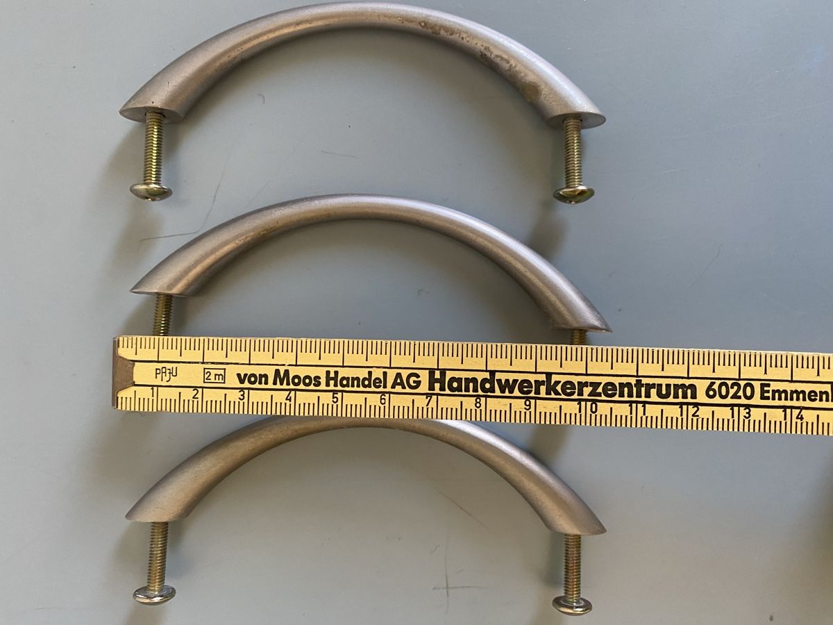 Ferramenta: 3 Schubladen Griffe Möbelgriff aus Metall – Usato da Zürich venduto da ann_9fv5 1
