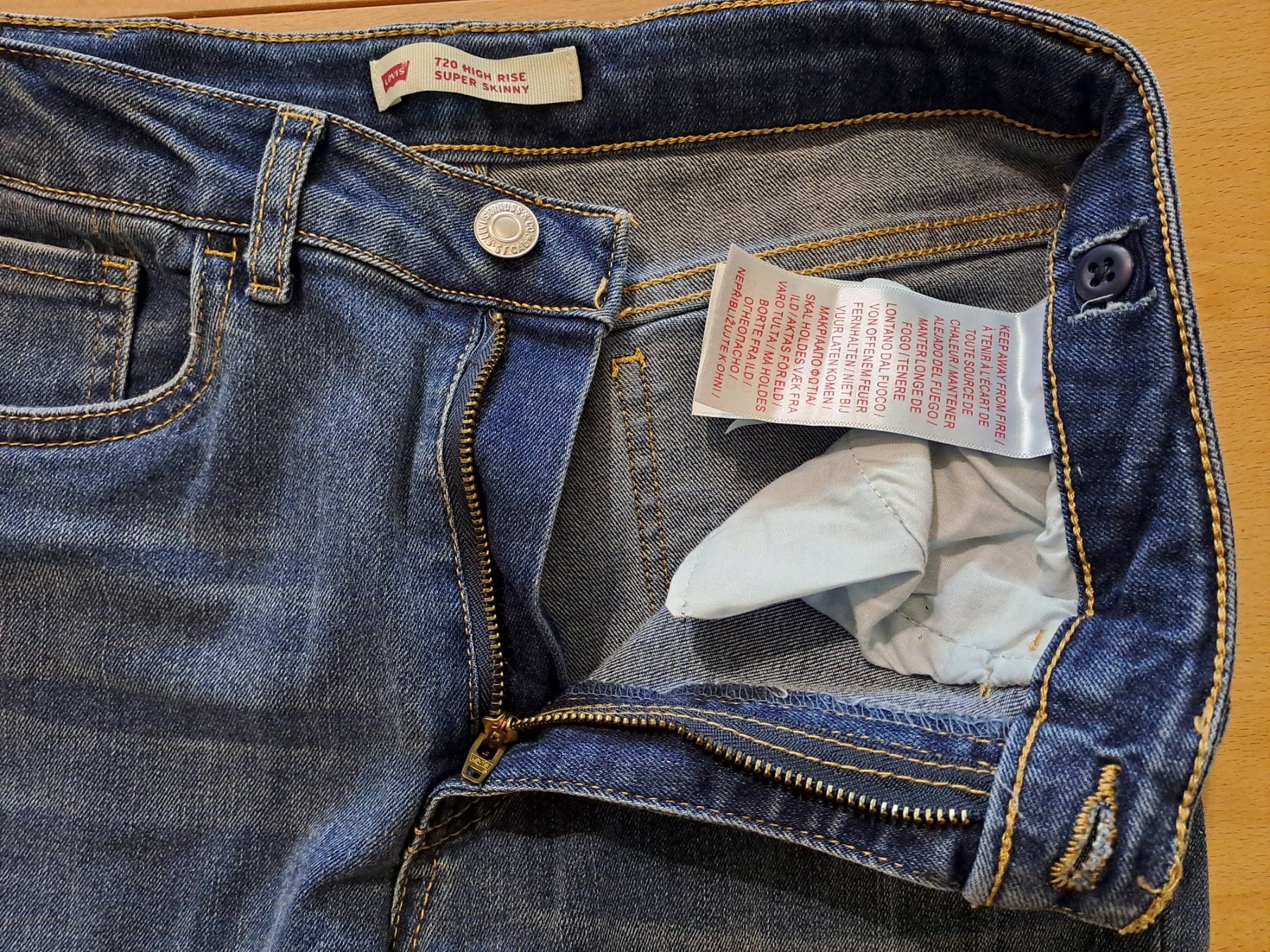 Levi's Hosen: Levis 720 High Rise Super Skinny 16 ans – Neu und originalverpackt aus Meyrin von dijin 7