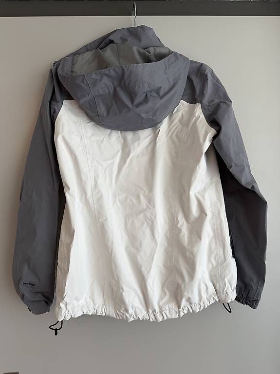 Vestes: The North Face Regen Jacke  – D'occasion à Unterseen par iry_78zl