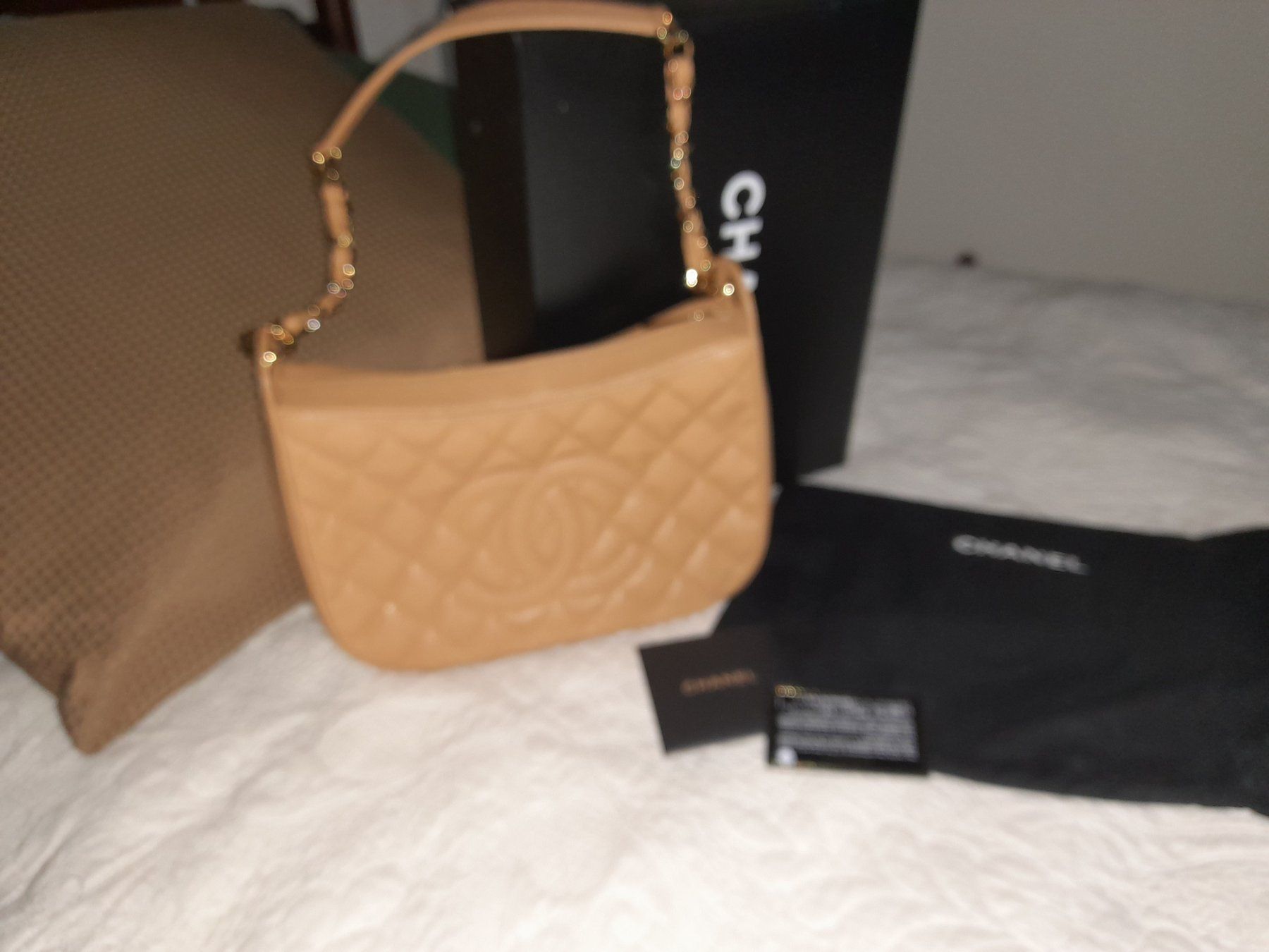 Chanel Borse da donna: CHANEL HANDTASCHE, GESTEPPT, IN KLASSISCHEM BEIGE/CAMEL – Nuovo e nell'imballaggio originale da Lenzburg venduto da mayfair02 1