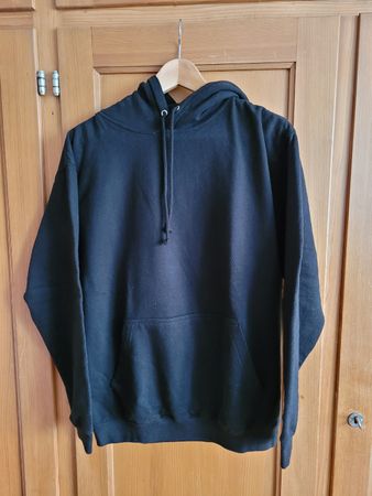 Schwarzer Hoodie mit "Demon Drift" Print, Grösse M Top!