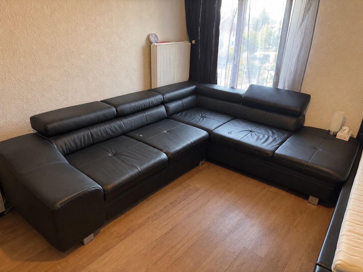 Divani: Ecksofa Kunstleder schwarz mit Gebrauchsspuren – Usato da Bern venduto da Sa__lee