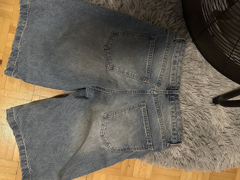 Jeans: Jorts (Bershka) – Usato da Basel venduto da pau_s6pv 1