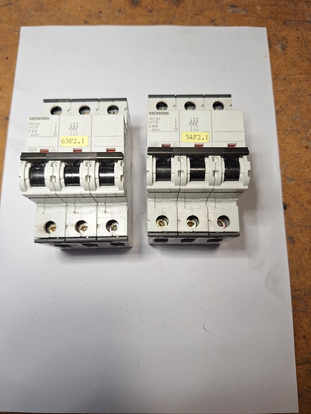 Elektronikbauteile: Sicherungsblock 3-polig C 40A – Neu (gemäss Beschreibung) aus Schwarzenburg von Elena_91