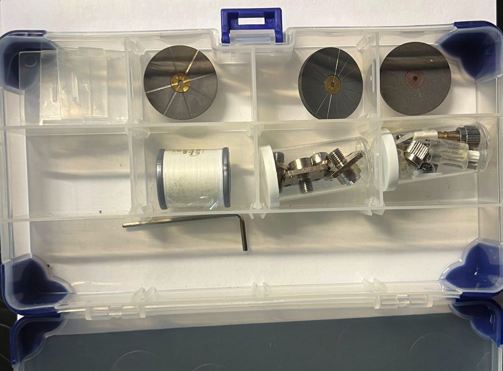Huber-Suhner Crimzange mit Koffer und Zubehör (Gebraucht) in Rothrist ...