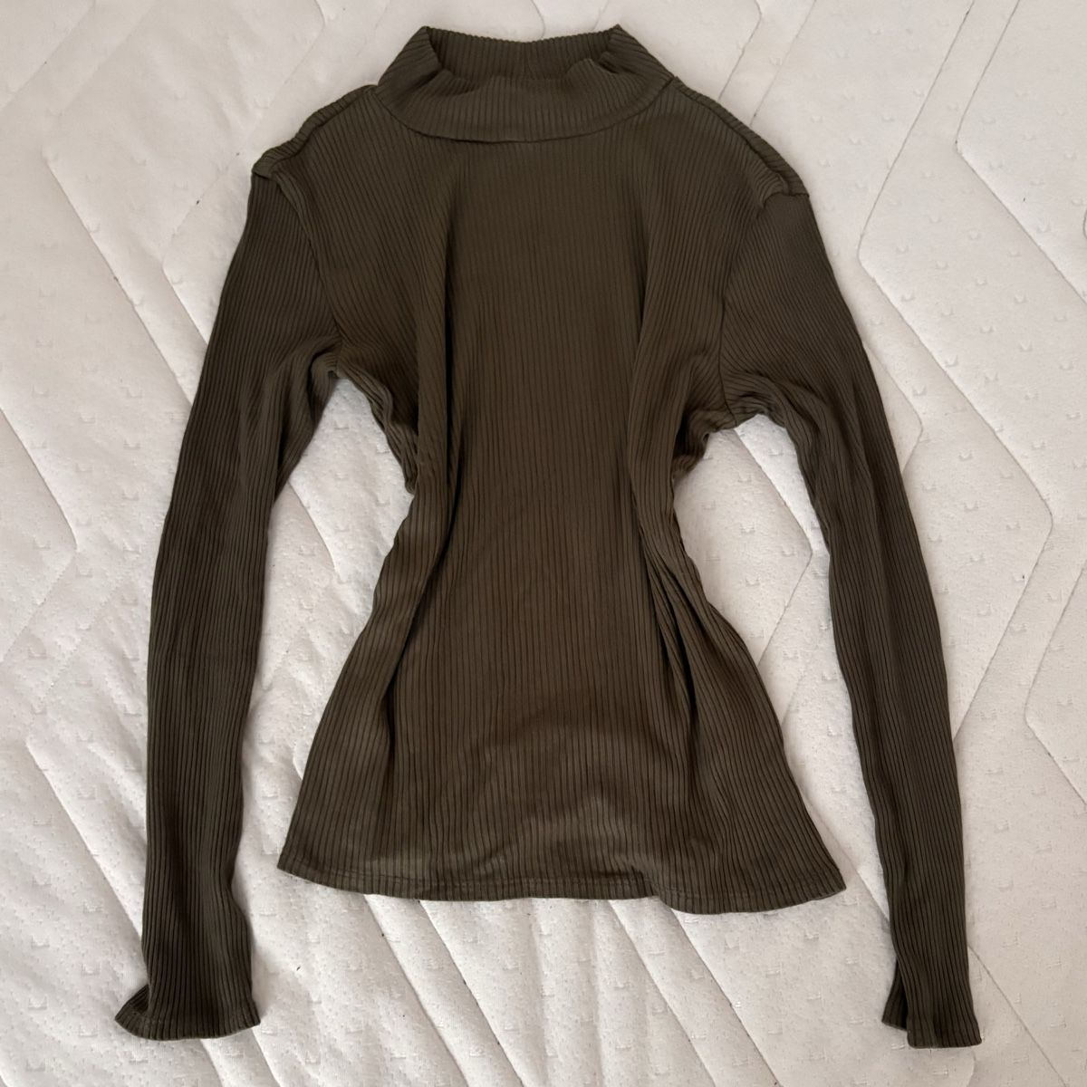 C&A Maglioni & Felpe: Olivgrüner Rollkragenpullover von Clockhouse – Usato da Brünisried venduto da Livtsukki2ndHand 1
