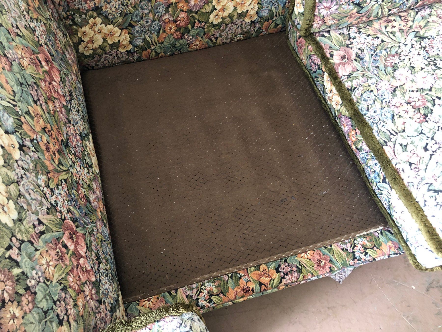 Divani: Sofa mit besticktem Stoffbezug – Usato da Bern venduto da chinook97 3