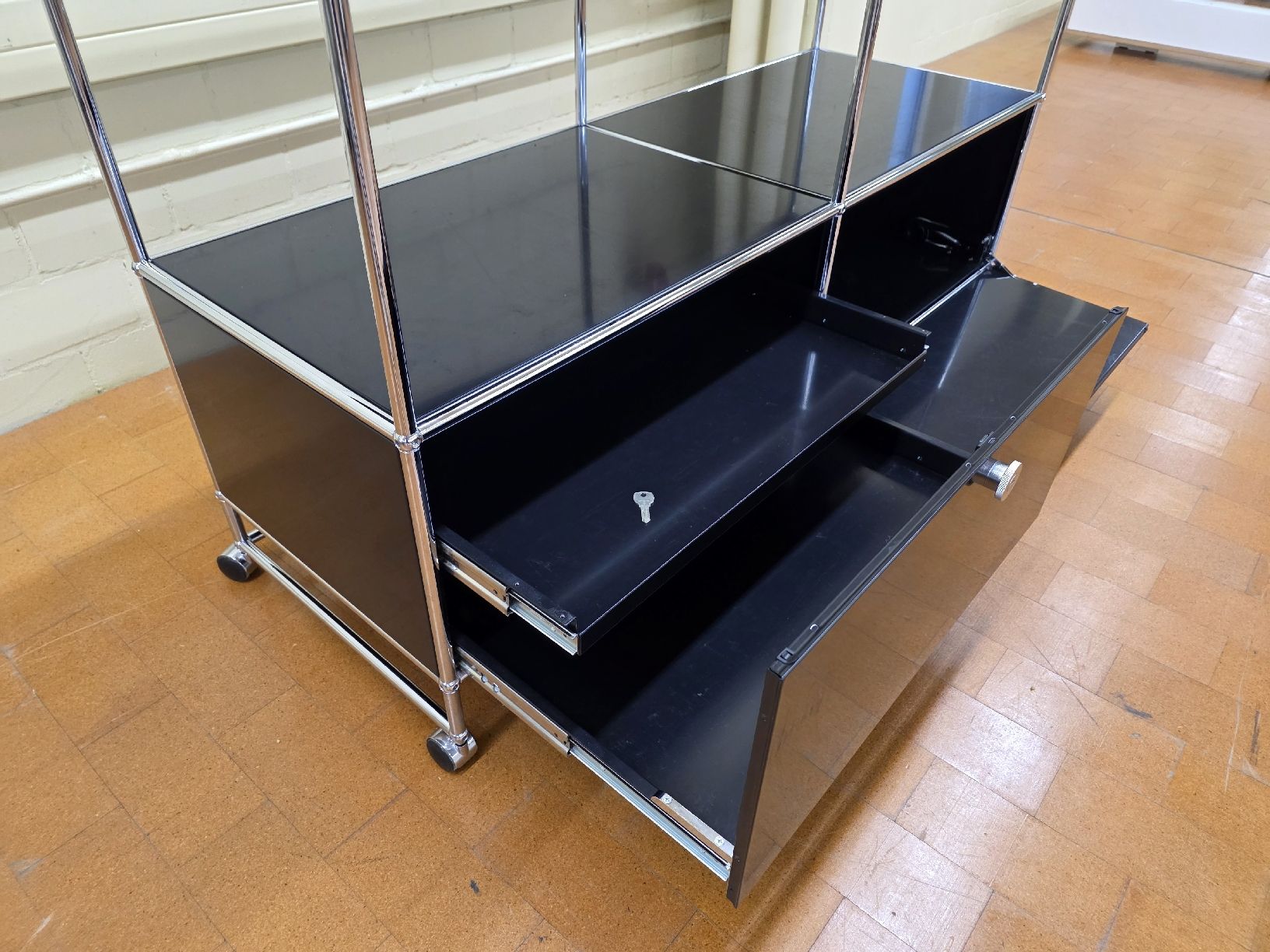 USM Scaffali: Designer Regal mit Rollen USM Haller – Usato da Lichtensteig venduto da UsedINStore 6