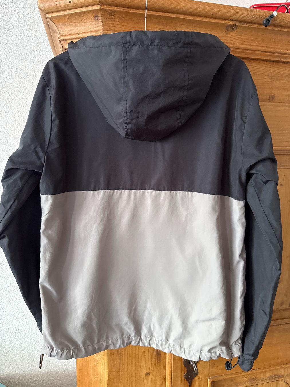Primark Giacche: Primark Windjacke XS, Schwarz/Grau – Usato da Winterthur venduto da britsi 3