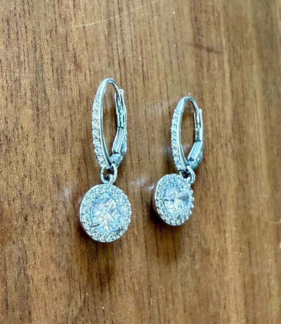 Swarovski Orecchini pendenti & Orecchini a lobo: Wunderschöne Ohrringe von Swarowski mit Zirkonia-Steinen – Nuovo (secondo la descrizione) da Wohlen AG venduto da JoeGreen_1 1