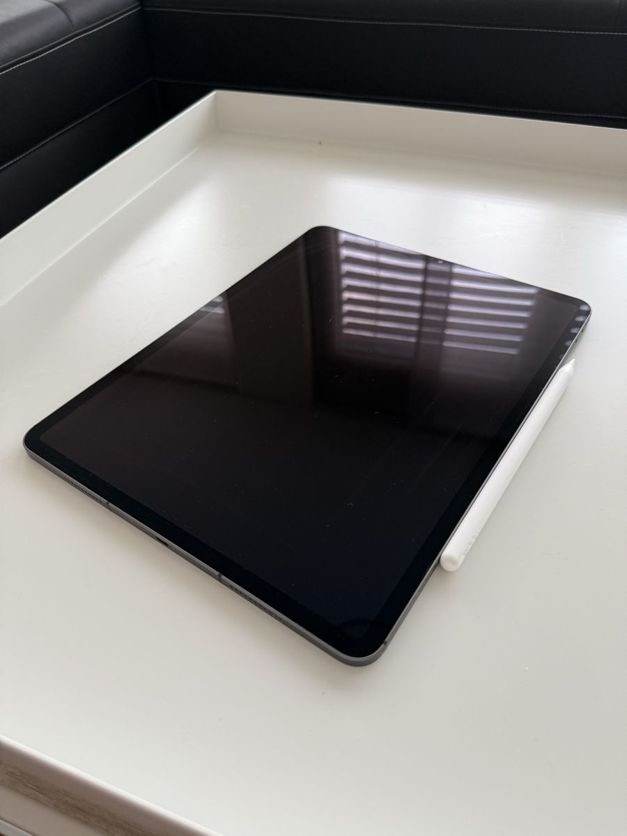 Apple Tablet PC: iPad Pro 5ème gen Wi-Fi + Cellular – Gebraucht aus Sugiez von egg_p5gd 1