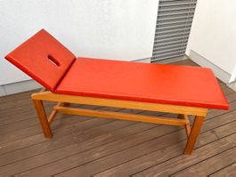 Massageliege / Massage-Tisch für entspannte Stunden