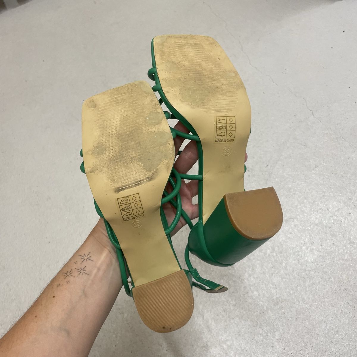 Scarpe da donna: Sandalen Gruen Groesse 39 – Usato da Utzenstorf venduto da beatrice.ch 4