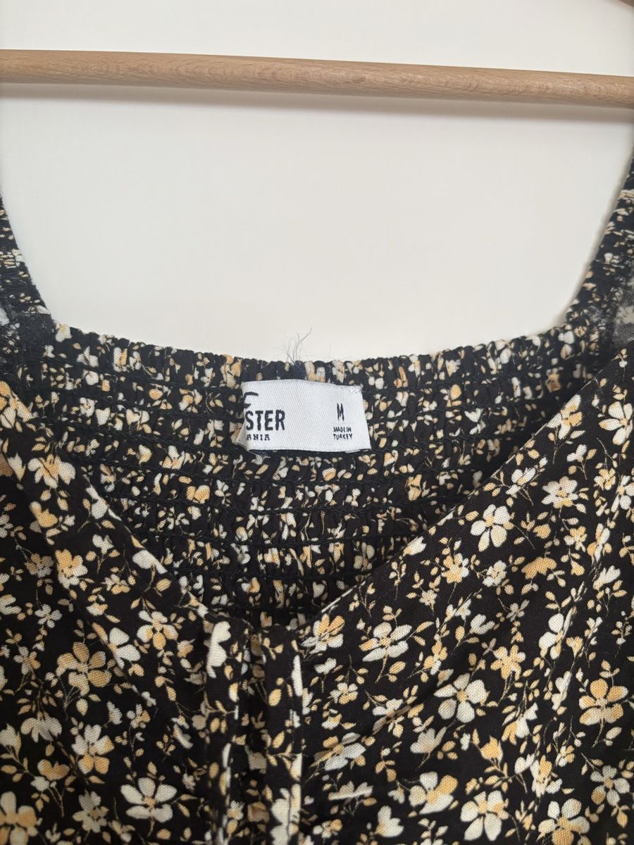 Hollister Top: Hollister Blümchen Top Gr M  – Nuovo (secondo la descrizione) da Biel-Benken BL venduto da frauvomfluss 1
