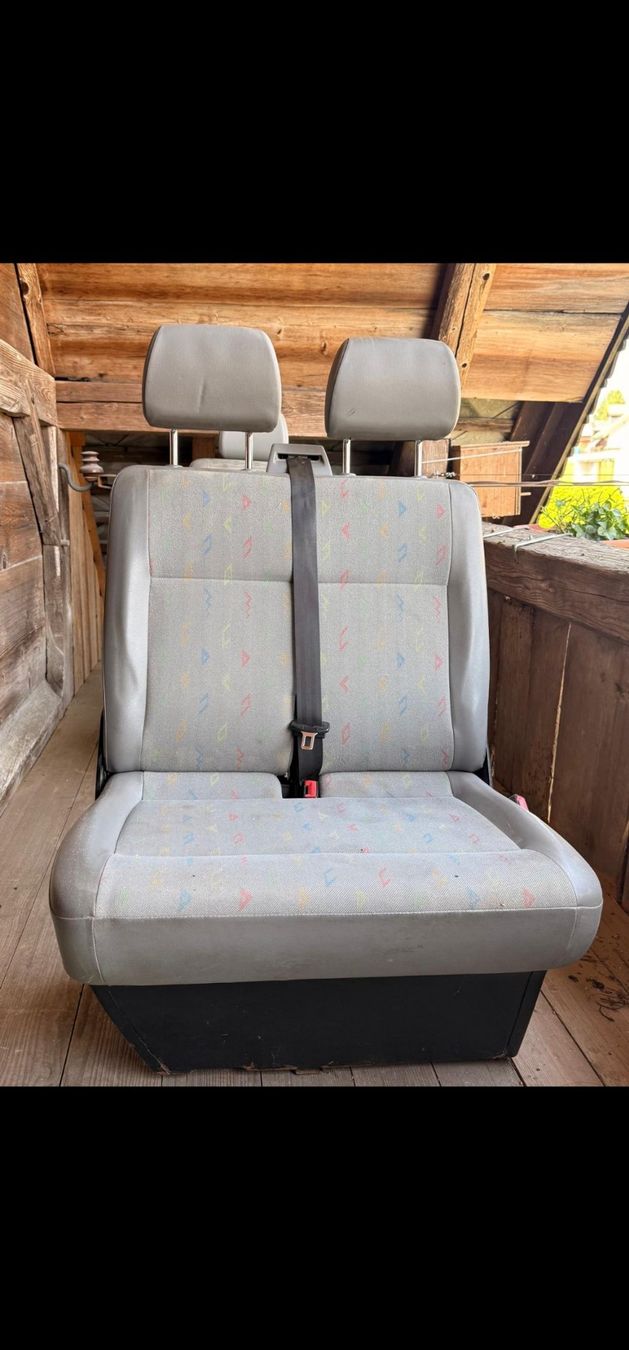 VW Alle Ersatzteile: VW T5 Biefahrersitze – Gebraucht aus Hessigkofen von ppnath
