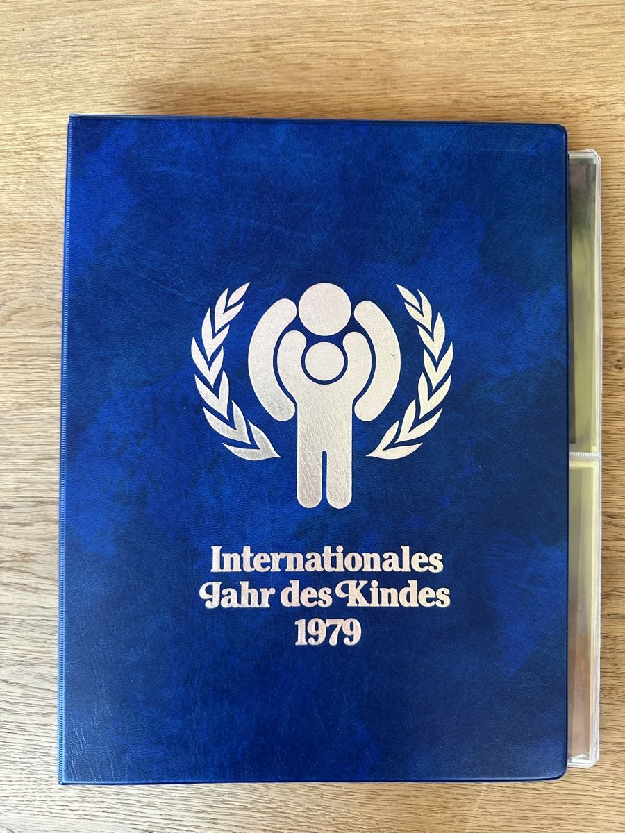 Alben: Grossformatiger Ringbinder für Briefe und Karten mit 13 Einl – Gebraucht aus Schmitten / FR von Samsara169 2