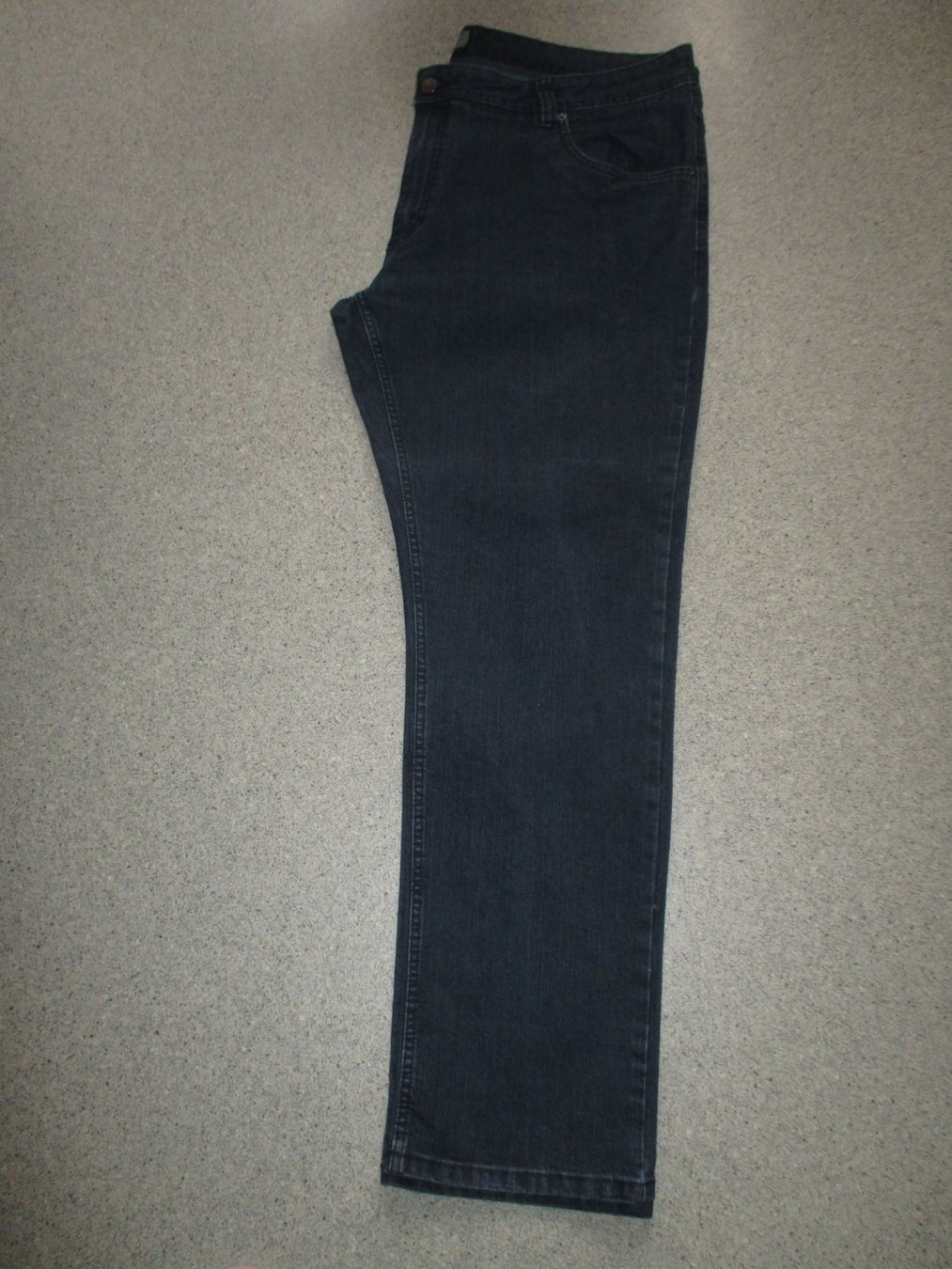 Jeans: LEICHTE HERREN STRETCH JEANS  KURZGRÖSSE 29 – Usato da Winterthur venduto da katzen07 5