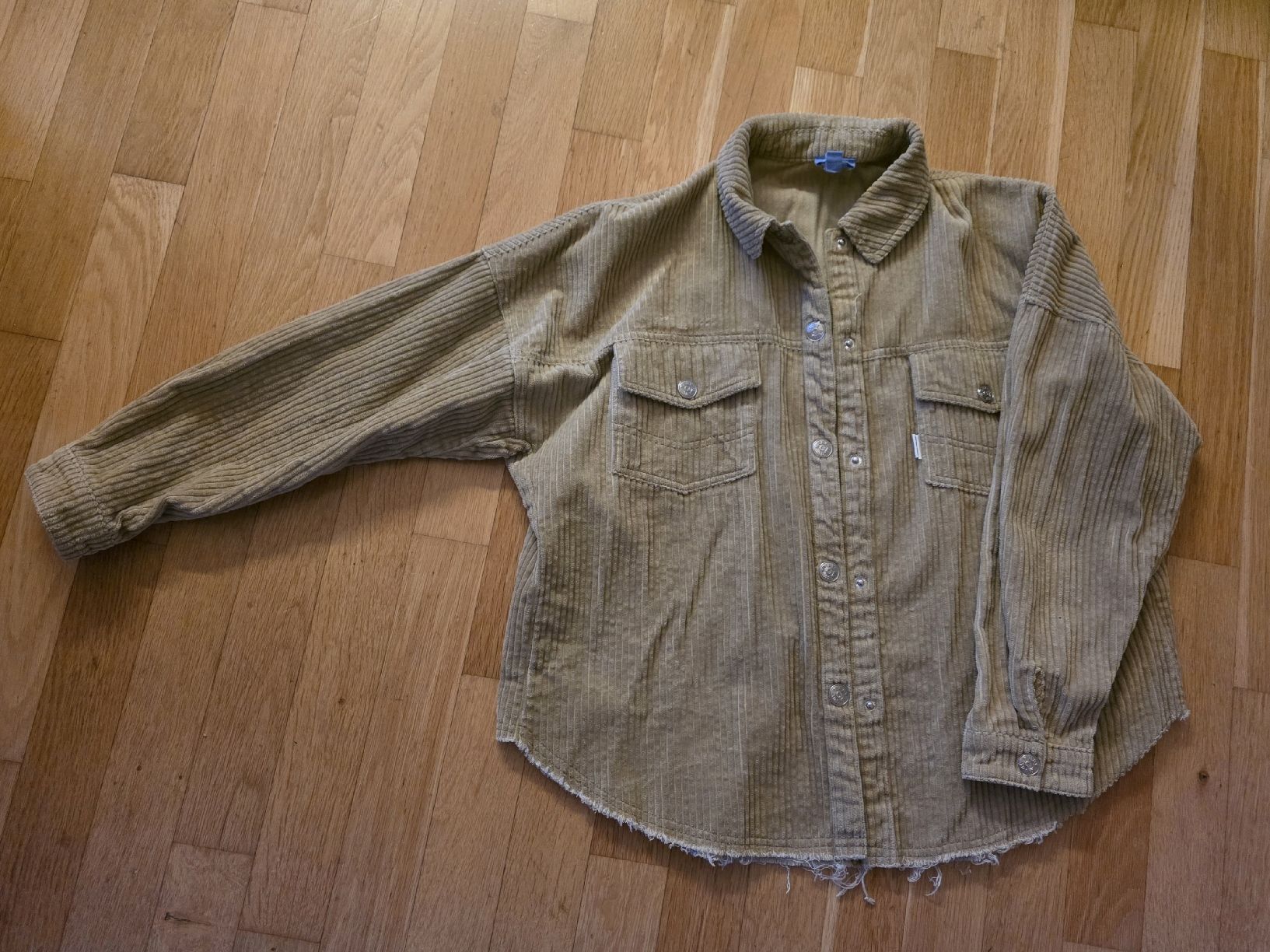 Hemden: Ruby Cordhemd Baumwolle beige Grösse S 36 neuwertig – Gebraucht aus Malans GR von Pat800