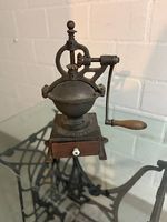 Antike Kaffeemühle von Goldenberg