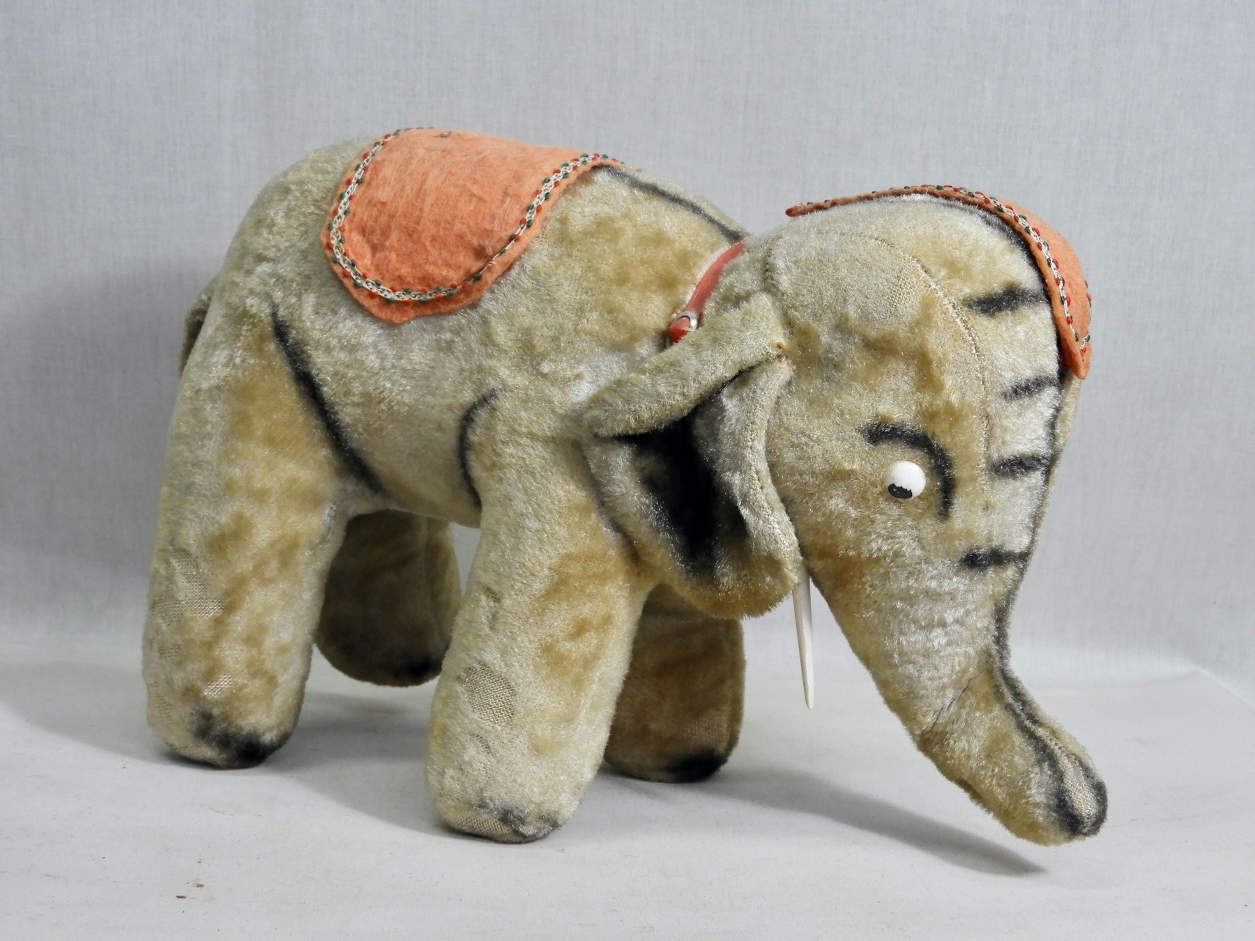 Steiff Spielzeuge: Original Steiff Elefant Spielzeug – Gebraucht aus Horw von luzernicus