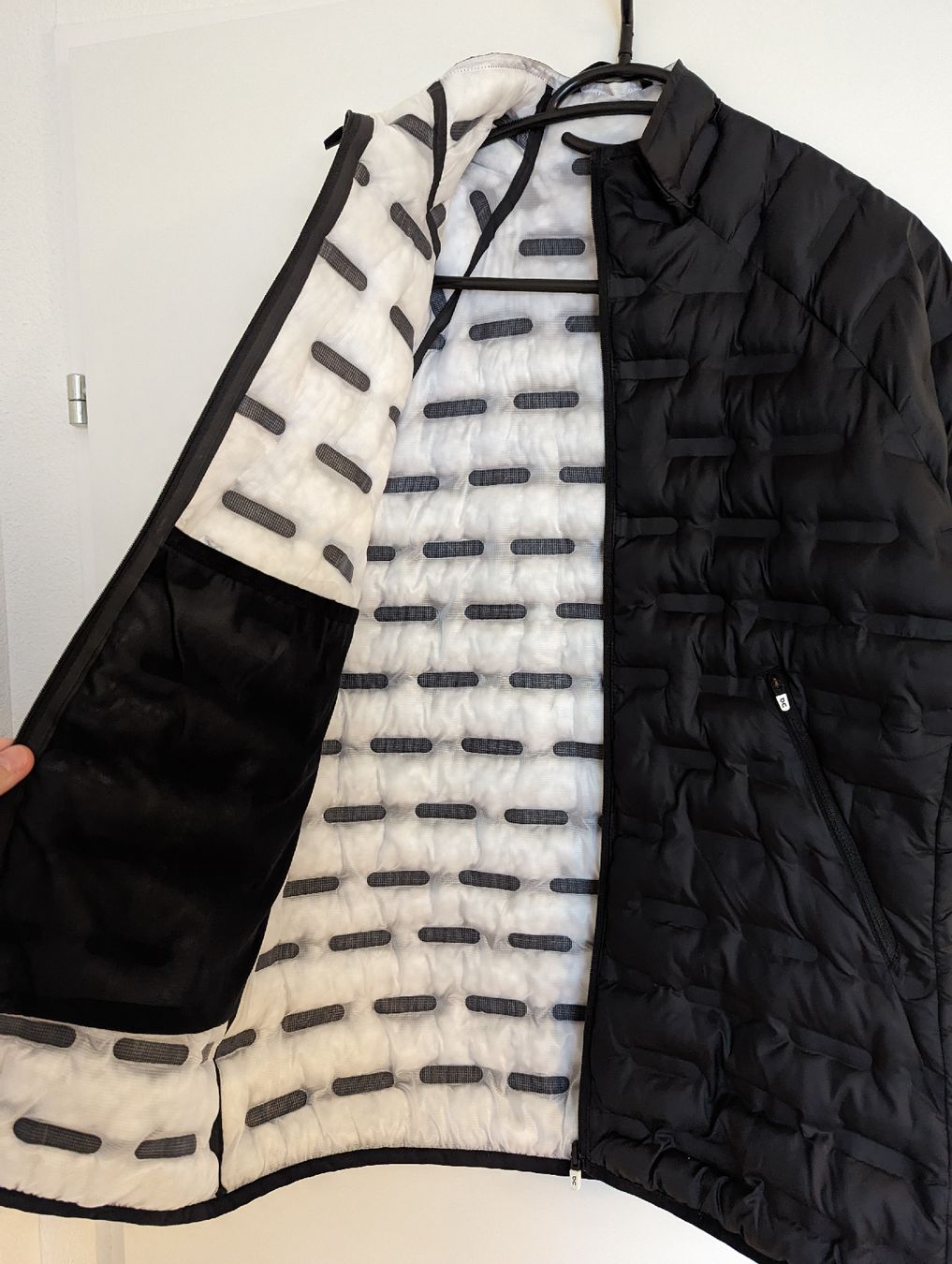 Jacken: On Switch Jacket - Women - M - Black / White – Gebraucht aus Zürich von gag_wg7n 2