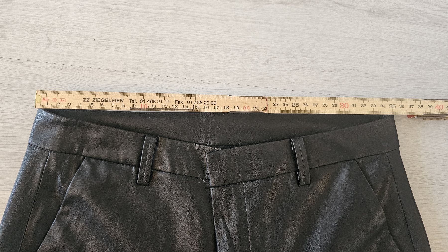 Vero Moda Pantaloni: Schwarze Lederhose Gr. M, Vero Moda – Nuovo (secondo la descrizione) da Baden venduto da MiaNy 2