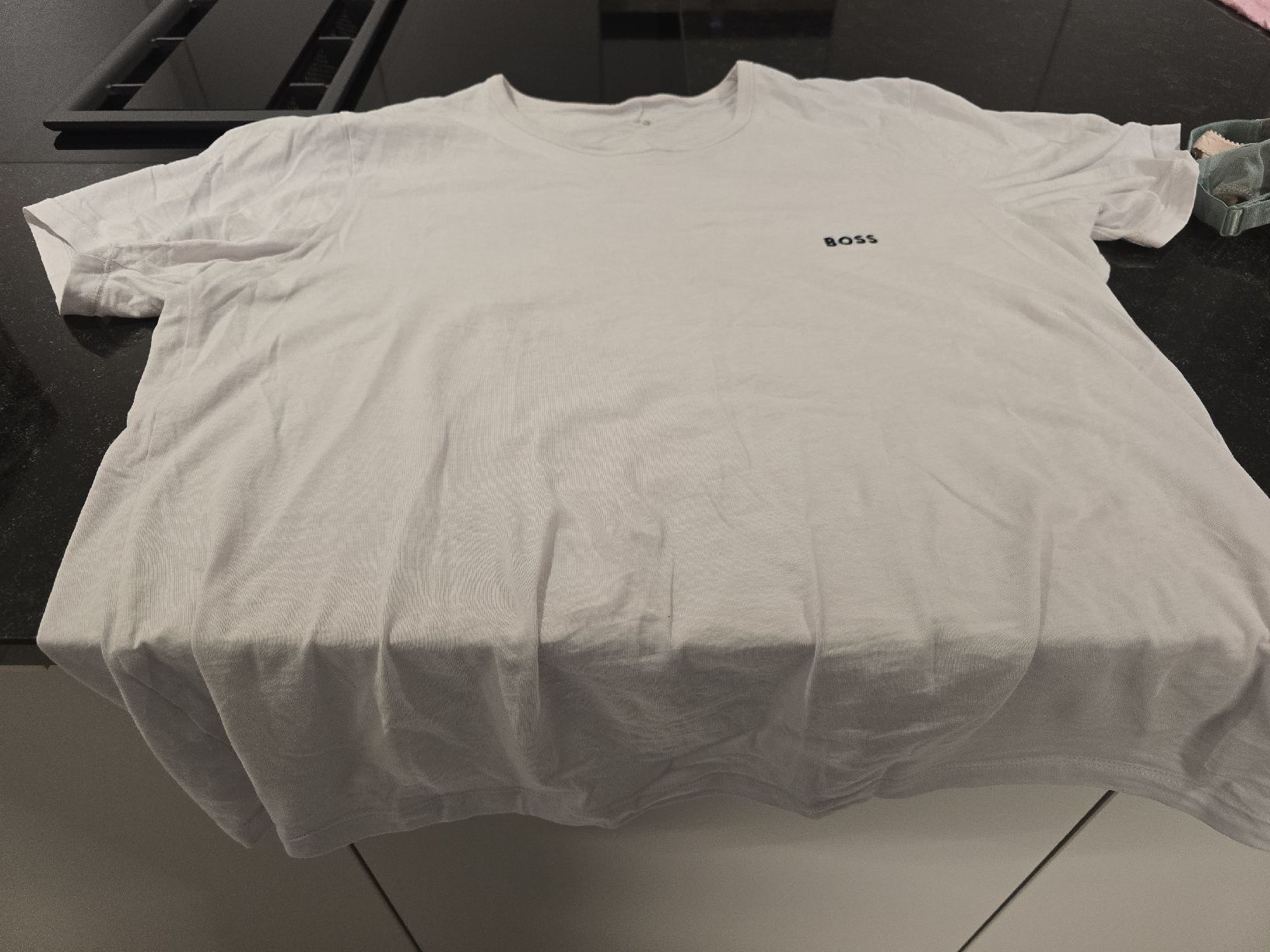 Hugo Boss T-shirt: WEISSES BOSS T SHIRT – Usato da Derendingen venduto da Mil_l98S 2