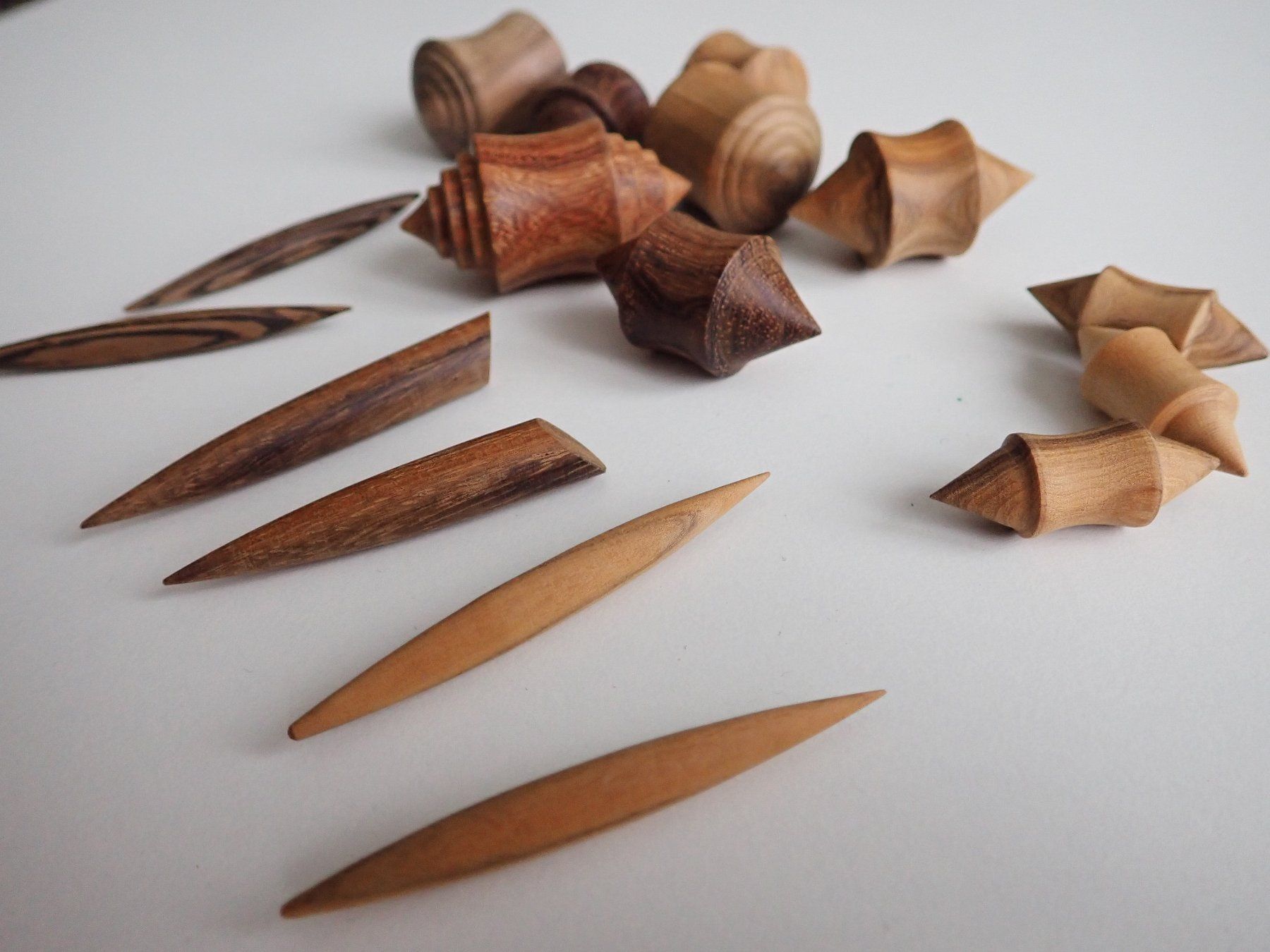 Ohrringe & -stecker: Plot aus gedrechselten Plugs und Spikes, versch. Grössen – Neu (gemäss Beschreibung) aus Bischofszell von worldoftoday