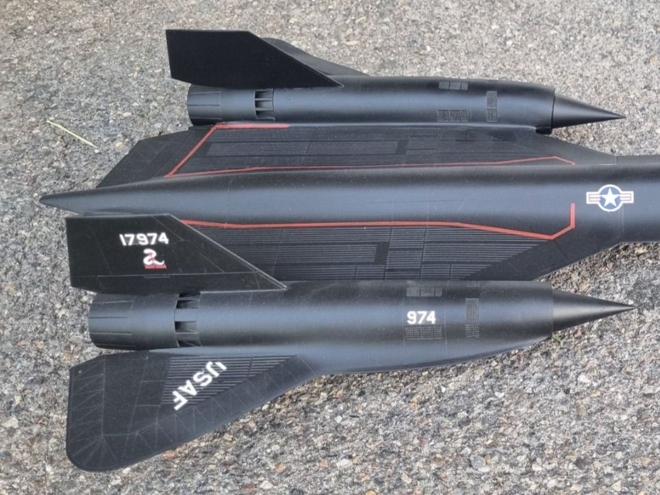 Lockheed Modellbausätze & Standmodelle: Modellflugzeug SR-71 Blackbird 1:48 gebaut – Gebraucht aus Männedorf von Modell-Spezialisten 5