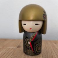Kimmidoll HIRO (Générosité) - Figurine Kokeshi 10cm