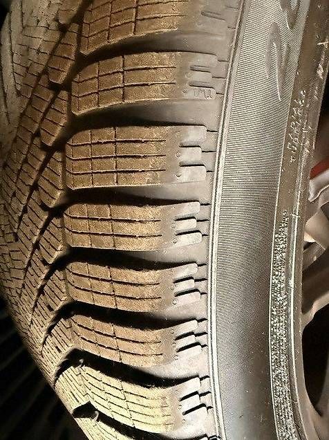 Pneumatici & Ruote complete: Pirelli Winter Scorpion 2, fast neu – Usato da Winterberg ZH venduto da Suchi007