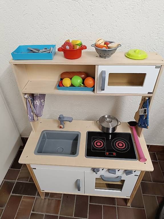 Komplettküchen: Spielküche aus Holz – Gebraucht aus Rudolfstetten von Fotorobi 2
