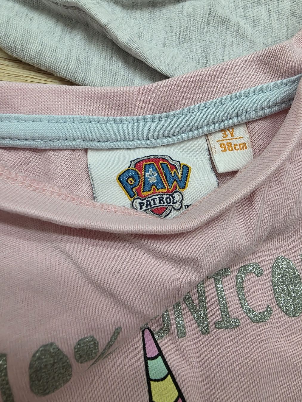 Lotti & Set di vestiti: Mädchen T-Shirts Gr. 98cm, Neuwertig – Usato da Toffen venduto da ver_x68f 6