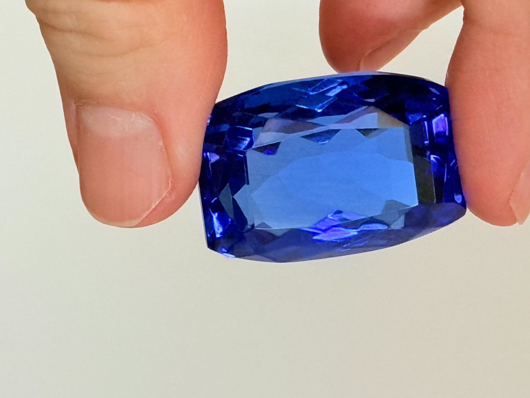 Mineralien & Heilsteine: 68.75 Ct Certified Loose Gemstone – Neu und originalverpackt aus Genève von AWWA 4