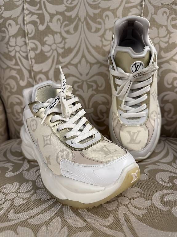 Scarpe da uomo: Original Louis Vuitton sneakers  – Usato da Maienfeld venduto da Buendnerbike 2