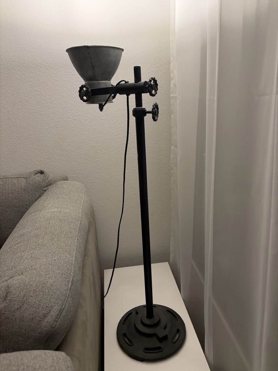 Lampen: Stehlampe – Gebraucht aus Bern von ntz_58f7