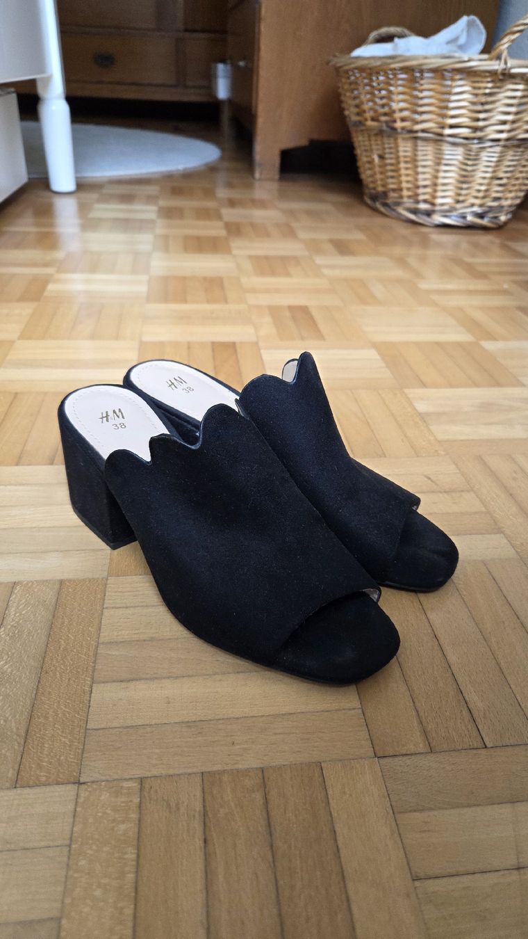 H&M Scarpe da donna: Suede Mules – Usato da Zürich venduto da jul_l28v