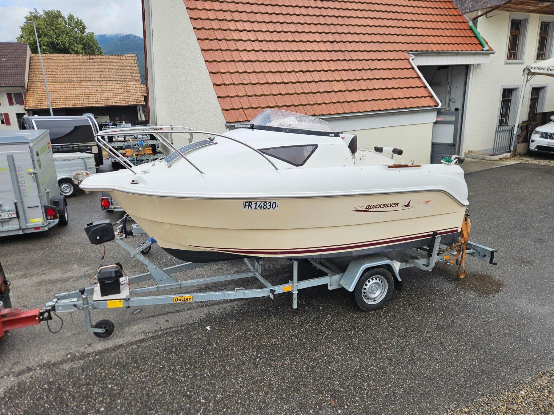 Quicksilver Bateaux: Motorboot Quicksilver cabin 460 / 8 PS – D'occasion à Gunzgen par HofmannAnhaenger