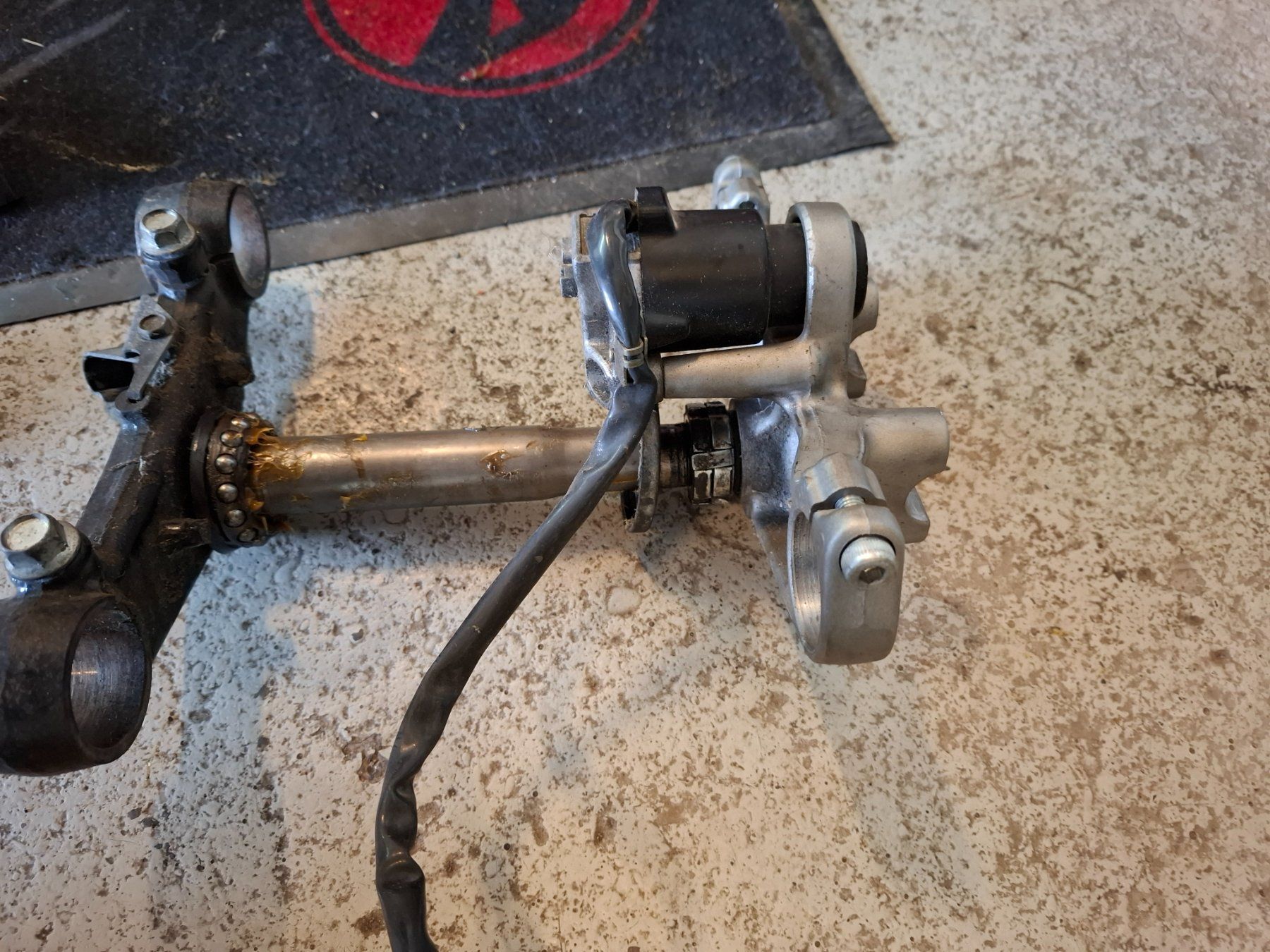 Yamaha Alle Motorradersatzteile: Gabel komplett Yamaha TDR 125 – Gebraucht aus Rotkreuz von Babo21 1