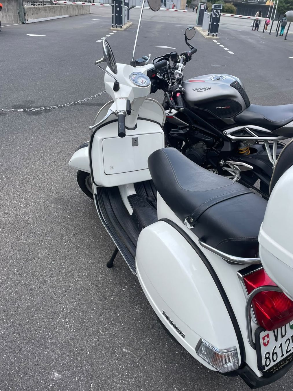 Vespa Scooter: Vespa PX 125 – Usato da Lausanne venduto da Speedmaxter 2