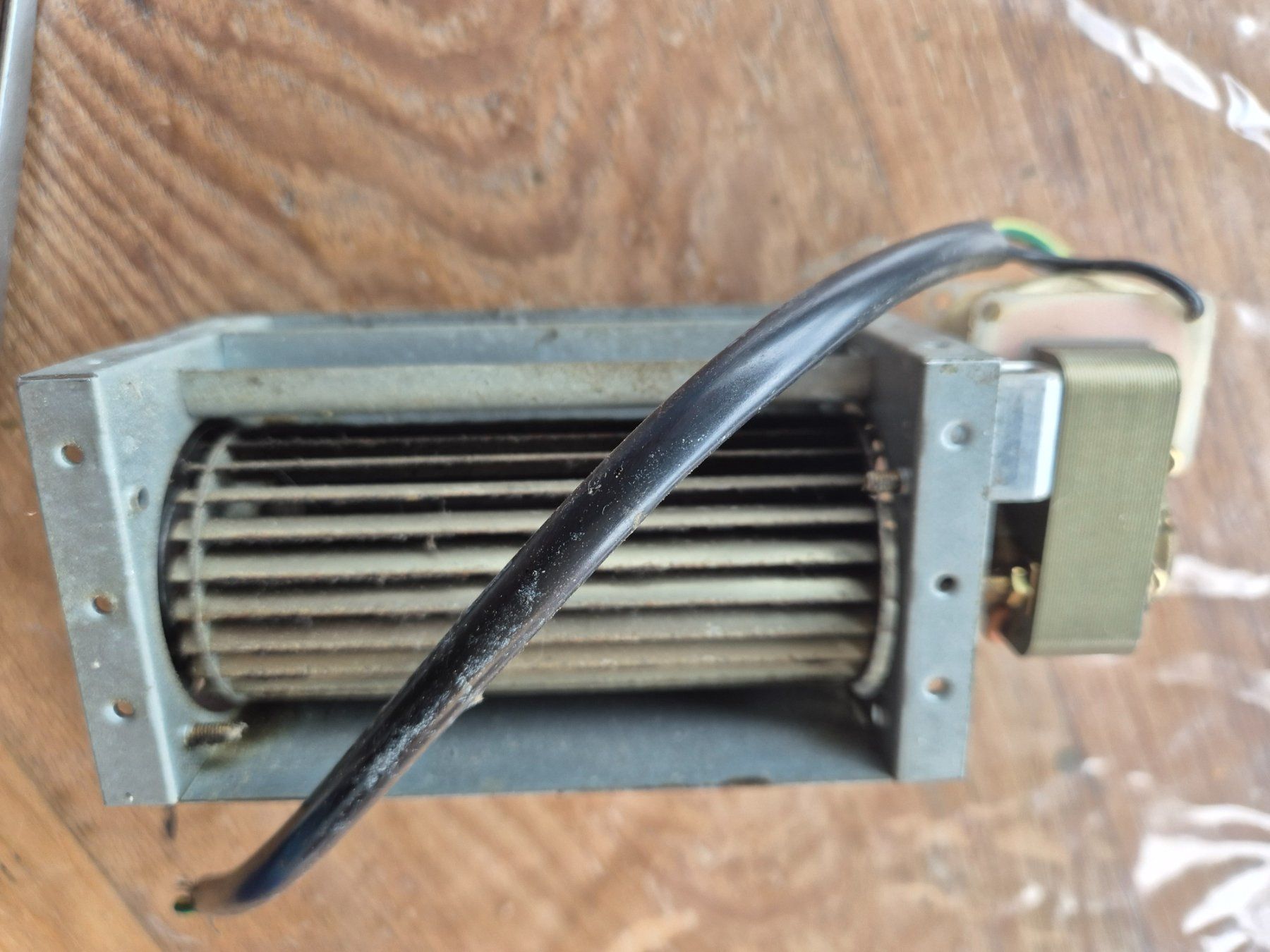 Motori: Moteur électrique/ ventilateur pour machine? – Usato da Monthey venduto da McAuthor 1